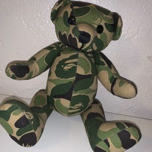A bathing ape bear